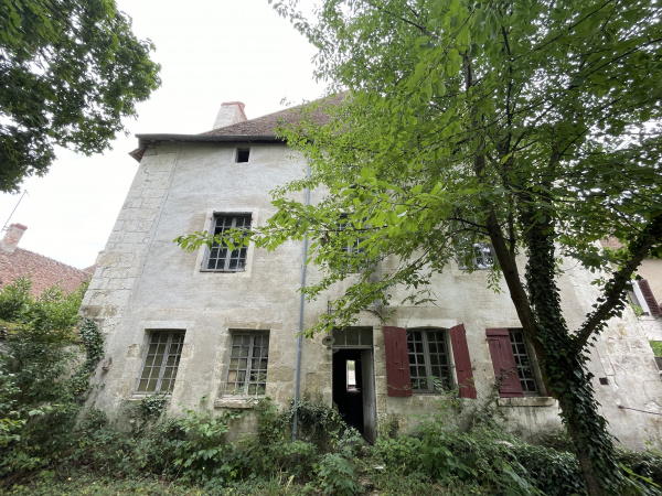 Offres de vente Maison de village Léré 18240